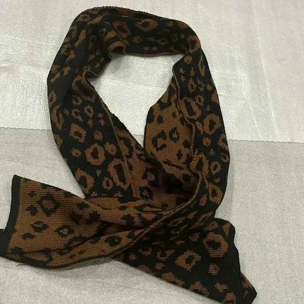 [9*66”] Morgan Taylor Leopard Pattern Double sided  Wool Blend scarf - Picture 3 of 3